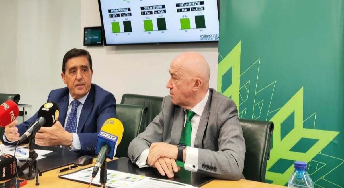 Carlos Martínez y Domingo Barca analizan el resultado económico de Caja Rural de Soria