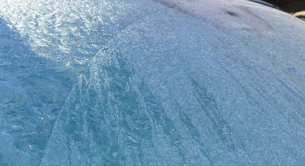 quitar hielo del parabrisas