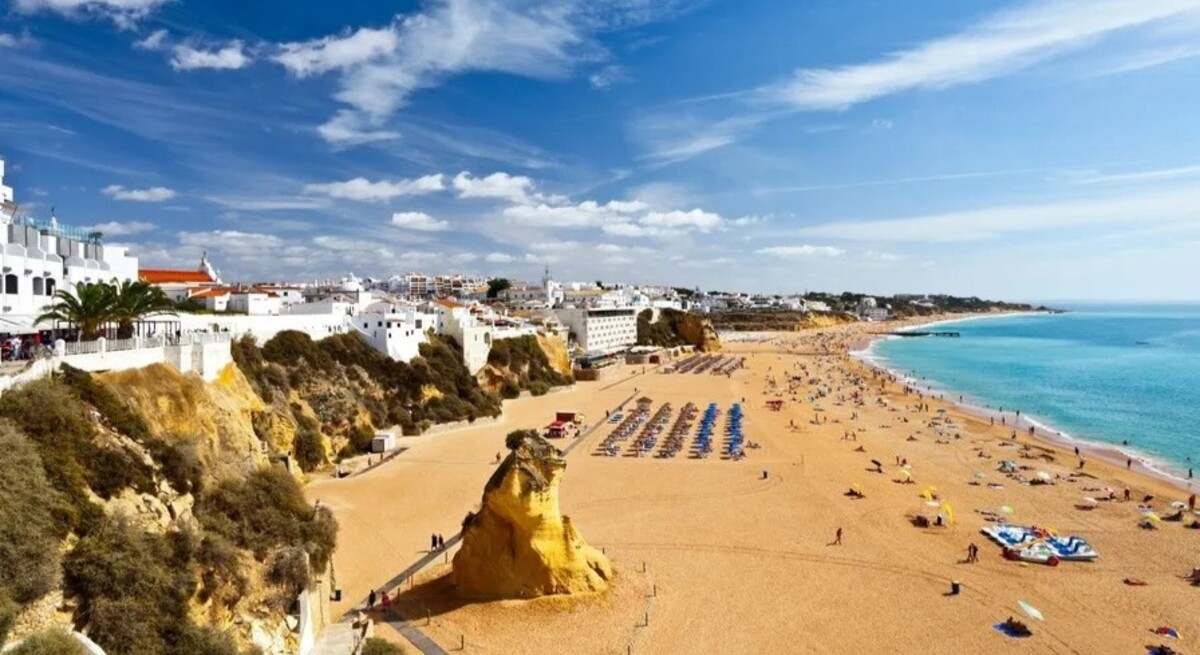 City-beach-Albufeira-sunny-Septe.jpg