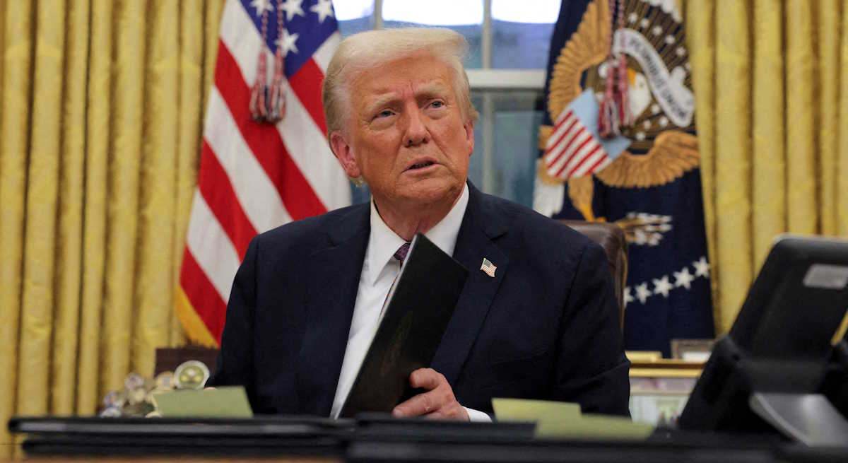 Trump en su despacho