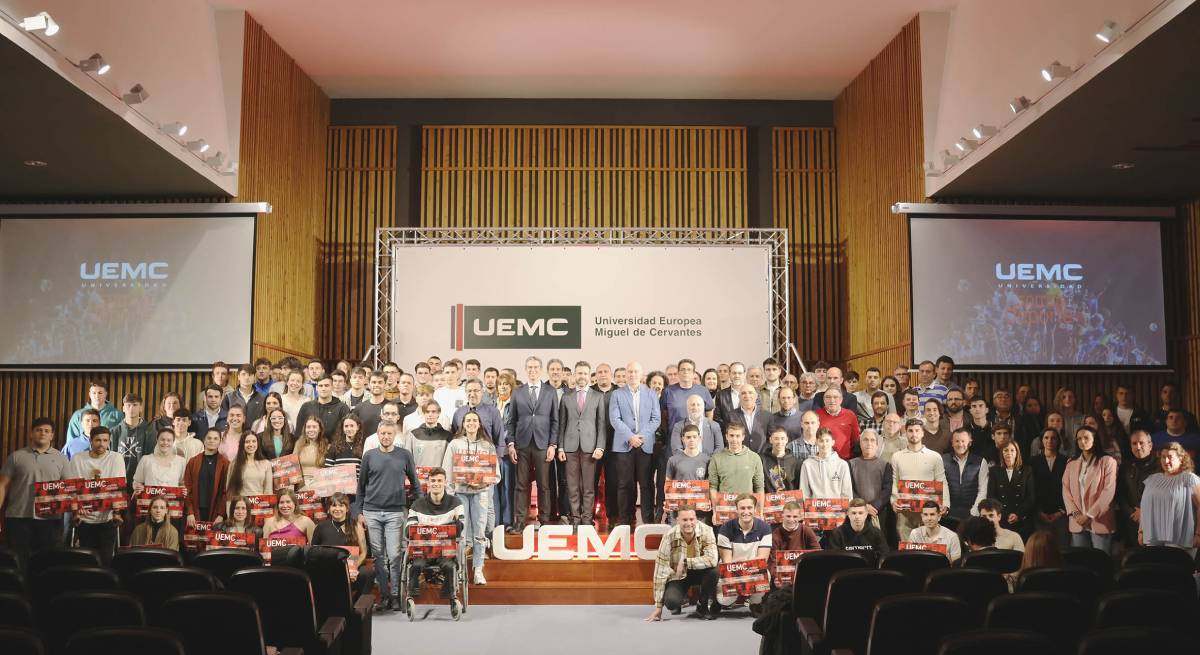 foto-grupo-becados-deporte-1.jpg