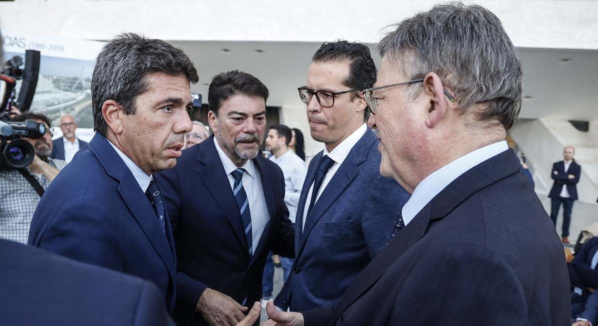 president_generalitat_ximo_puig_1d_saluda_presidente_diputacion_alicante.jpg