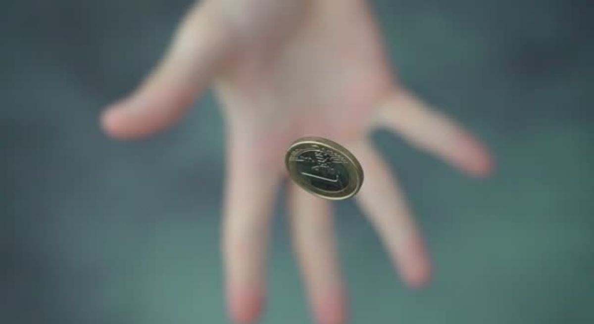 Moneda al aire