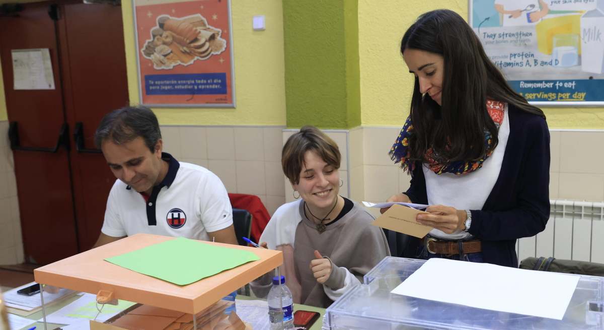 miembros-mesa-electoral-elecciones-efe.jpg