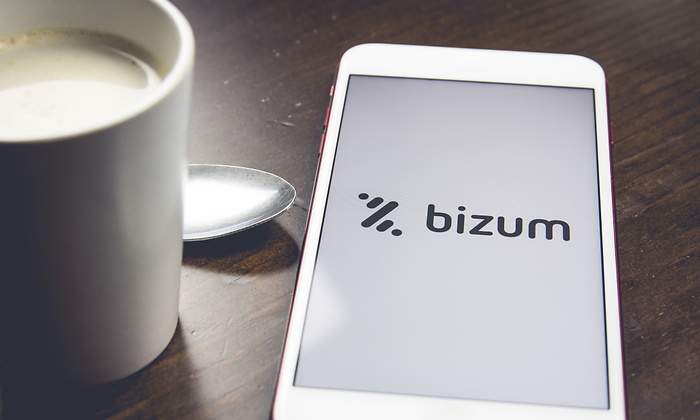 Movil-taza-bizum-dreamstime.jpg