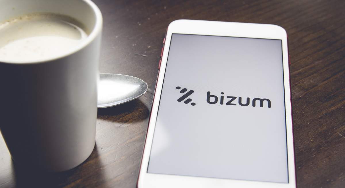 Movil-taza-bizum-dreamstime.jpg