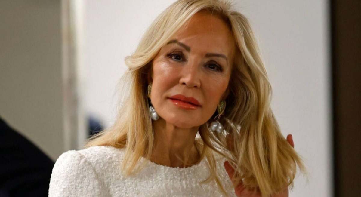 Carmen Lomana