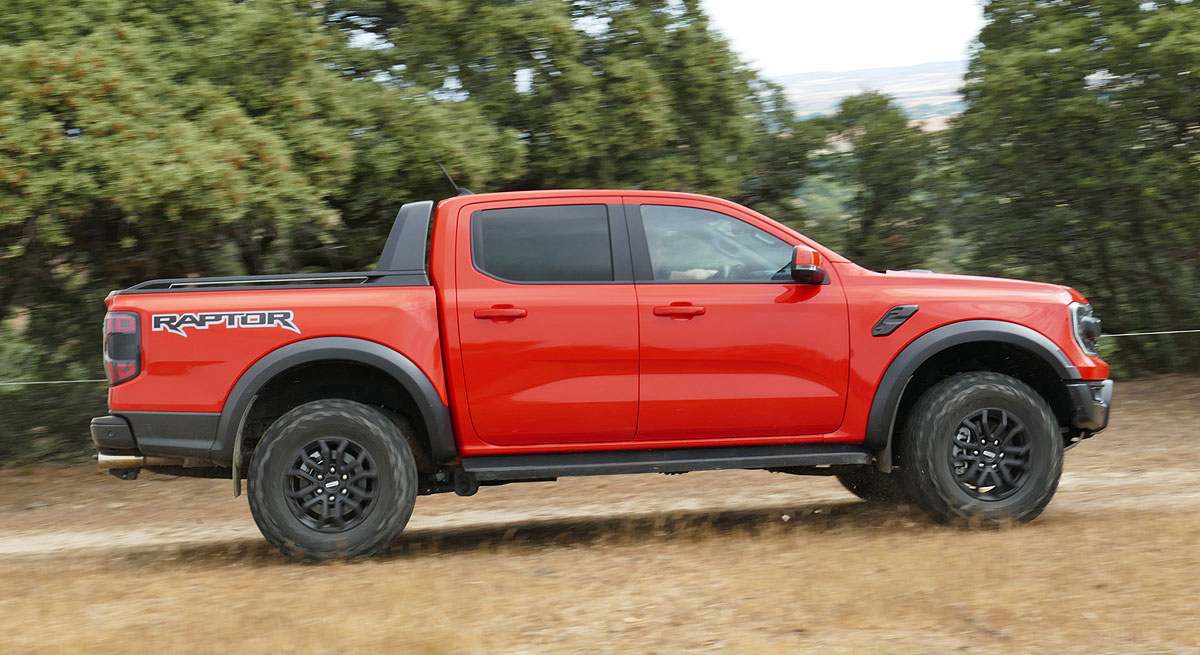 FORD-RAPTOR_01.jpg