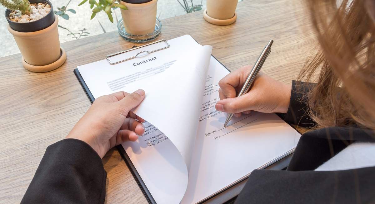 contratos-dreamstime.jpg