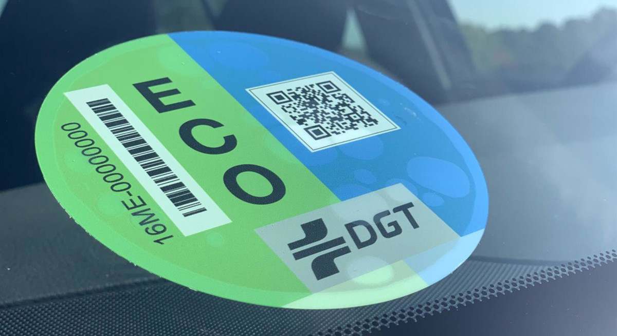 pegatina-dgt.jpg