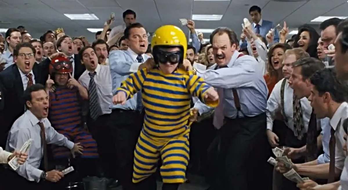 Secuencia del concurso de lanzamiento de enanos en la película El lobo de Wall Street / EP
