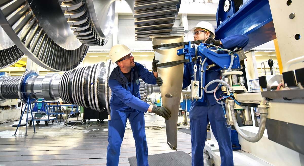 trabajadores en una fabrica