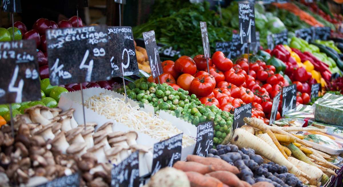 precios-alimentos-verdruras-frutas-setas-naschmarkt-viena-istock-1200x655.jpg
