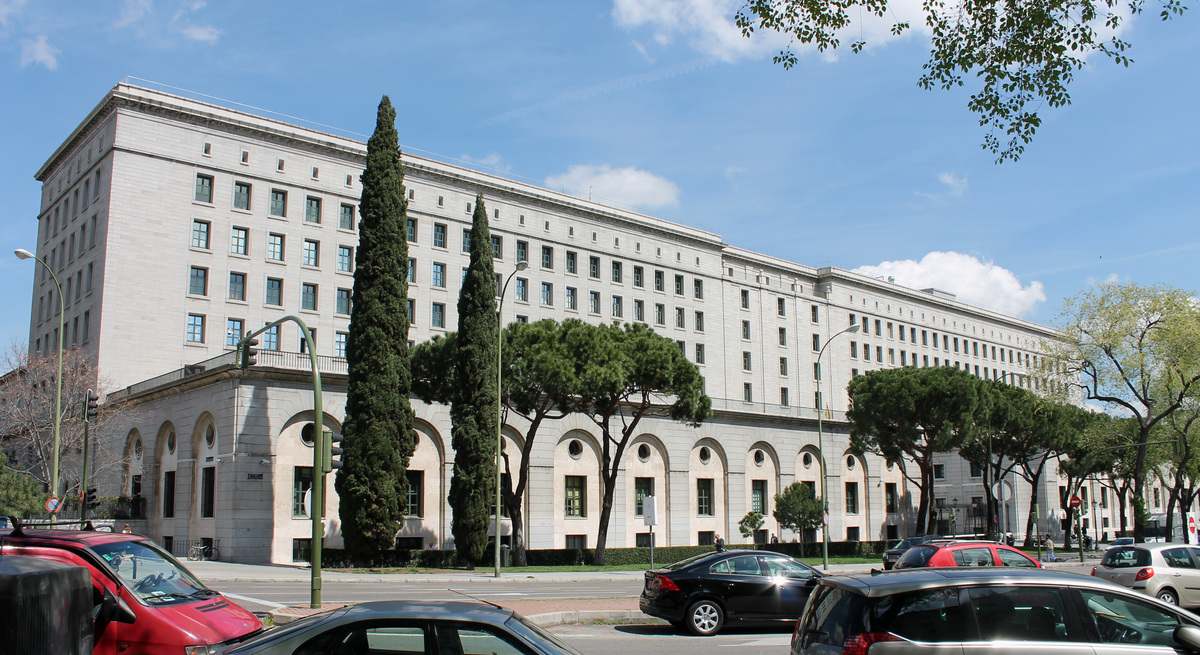 Nuevos_Ministerios_(Madrid)_01).jpg