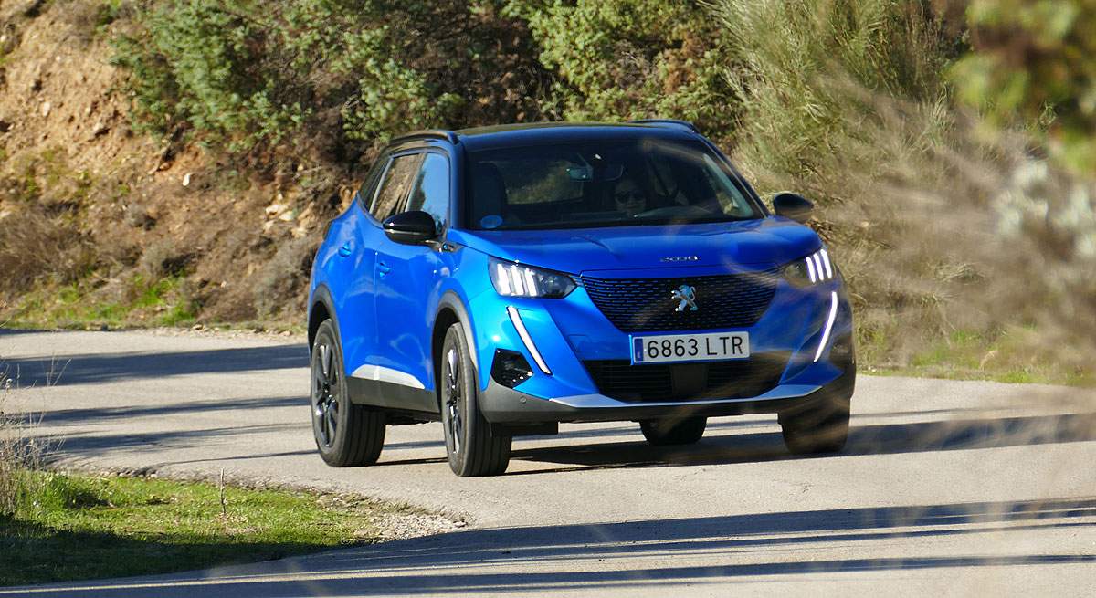 PEUGEOT-2008_01.jpg