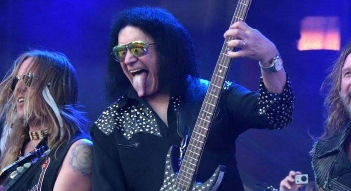 El bajista de Kiss asegura que es mejor ser "rico y miserable" que pobre tras justificar cobrar a un fans más de 12.000 euros por ser su asistente