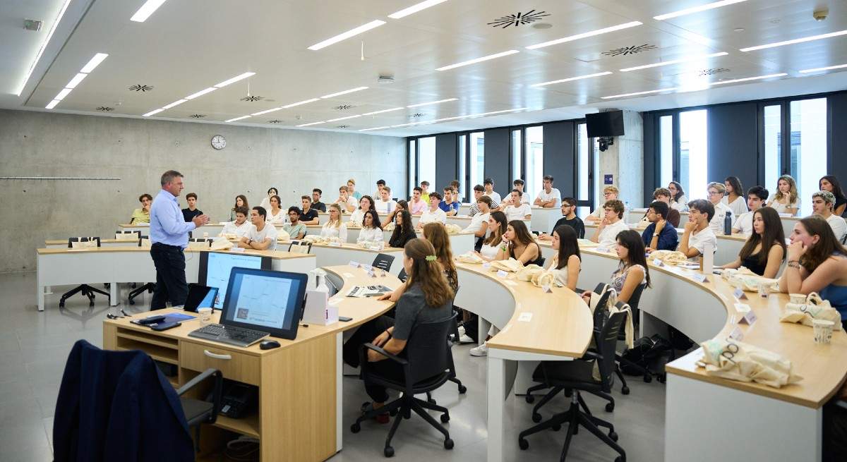 Esade-clase.jpg
