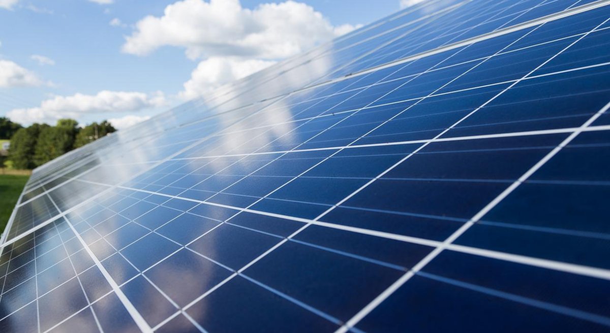 photovoltaic-g6e34080e3_1280-1.jpg