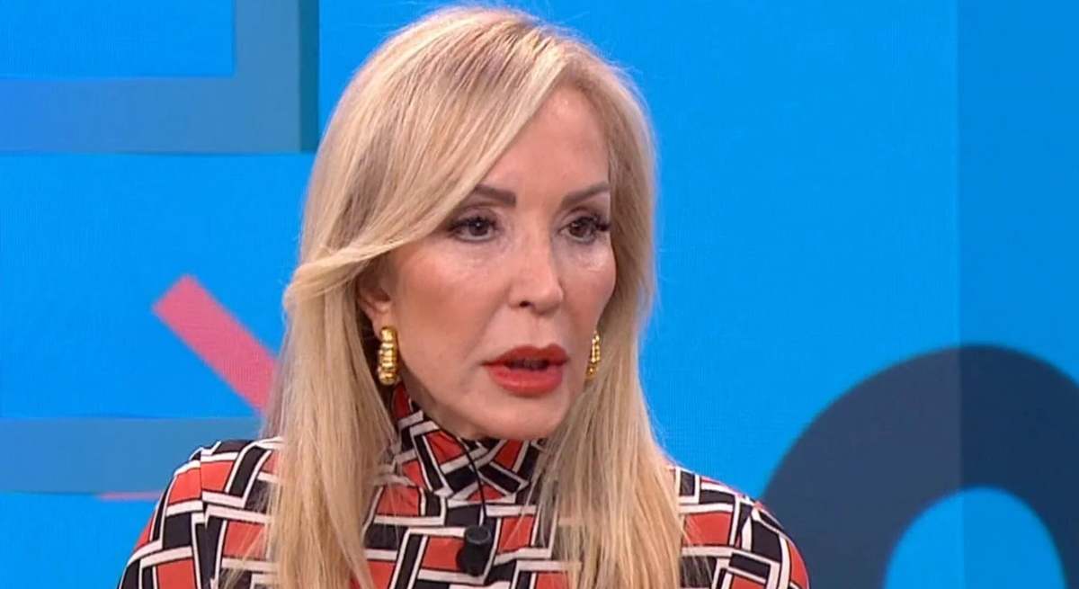 Carmen Lomana
