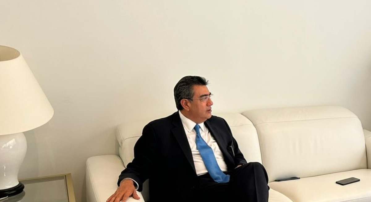 El gobernador de Puebla, Sergio Salomón Céspedes