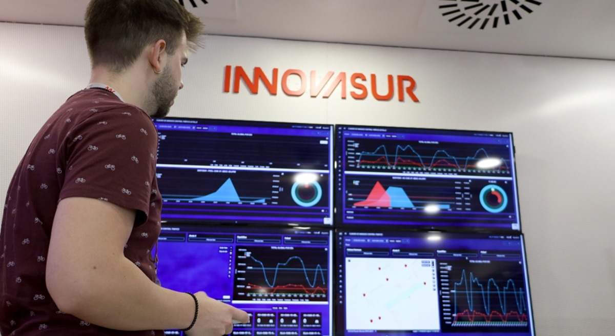 Trabajador en las instalaciones de Innovasur.
