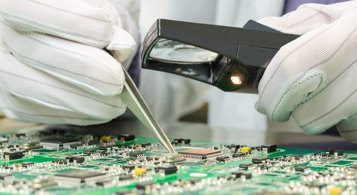 microchips-semiconductores-fabrica-alamy.jpg