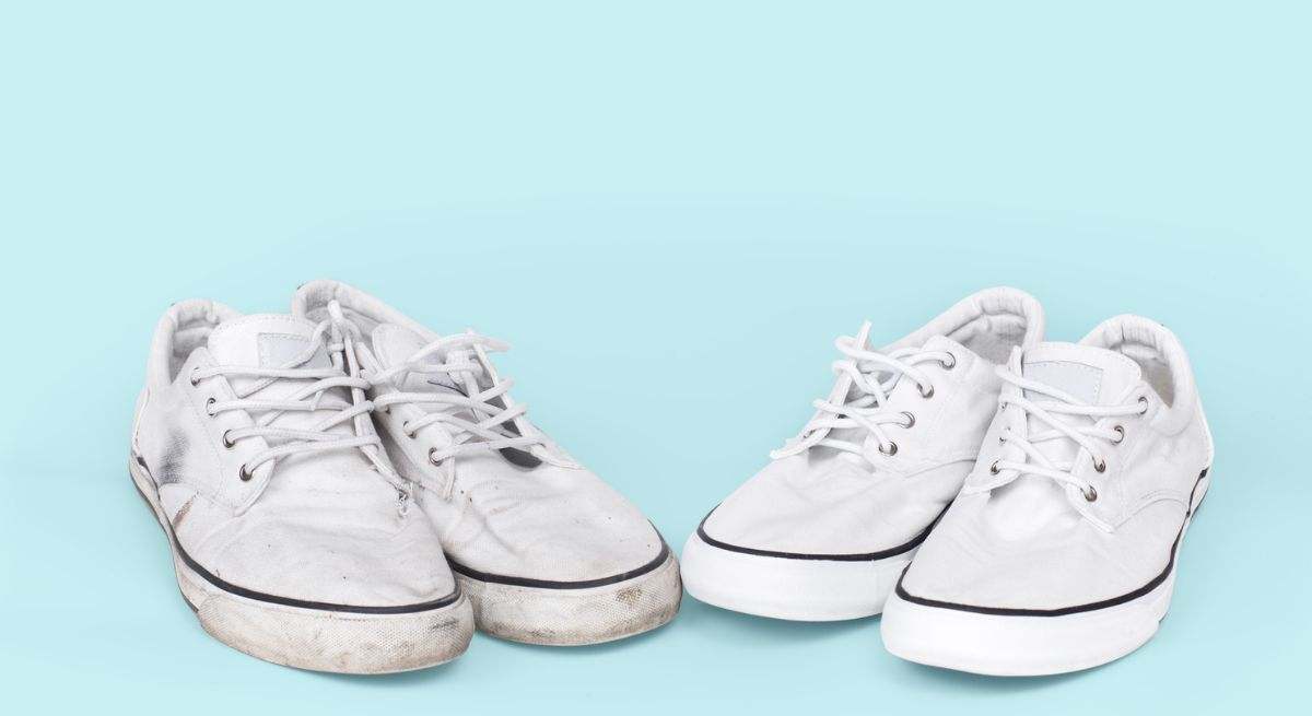 Limpieza de zapatillas blancas de tela. / Foto: iStock
