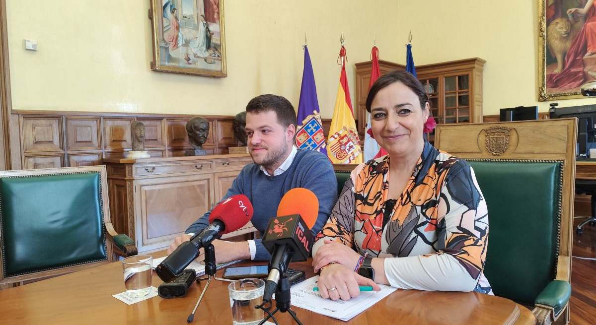 La alcaldesa de Palencia, Miriam Andrés, y el concejal de Urbanismo, Álvaro Bilbao