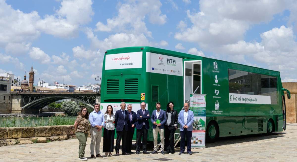 Bus-del-Emprendedor-Foto-de-familia-ATA-CEA-1.jpg