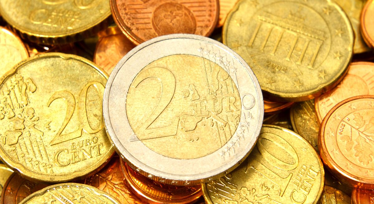 2-euros-esp-dreamstime.jpg