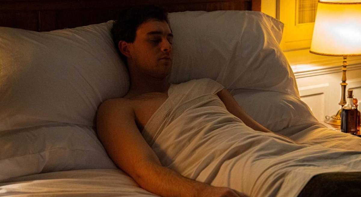 Curro en estado crítico en La Promesa