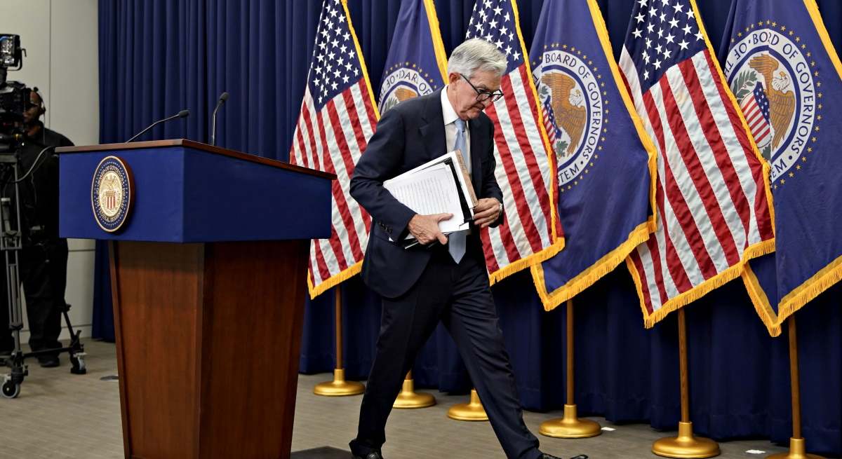 jerome-powell-fed-reunion-bbg.jpg
