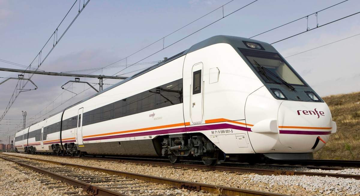 EuropaPress_2043598_tren_media_distancia-1.jpg
