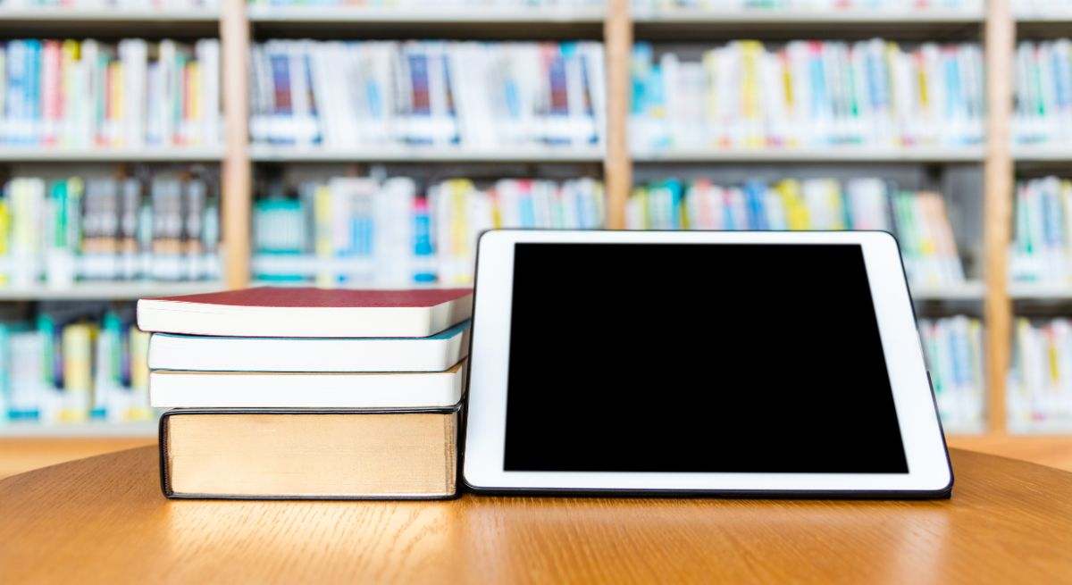 Libro en papel y en formato digital