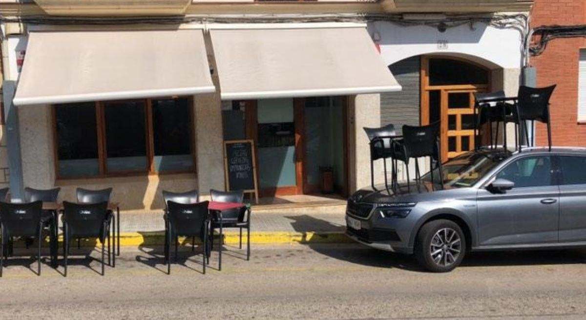 terraza-sobre-un-coche-twitter-soycamarero.jpg