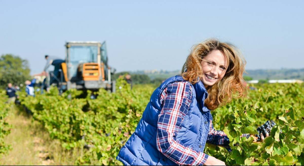 Mujer agricultora de unos 45 años de edad