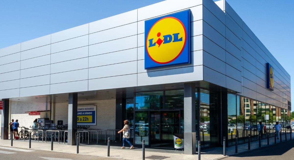 La mesa plegable perfecta para ahorrar espacio en cocinas pequeñas que Lidl tiene en liquidación