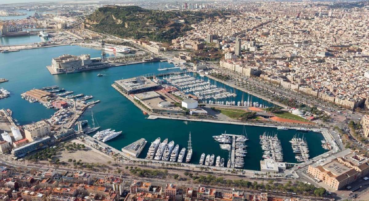 Vista aérea del Puerto de Barcelona. EE