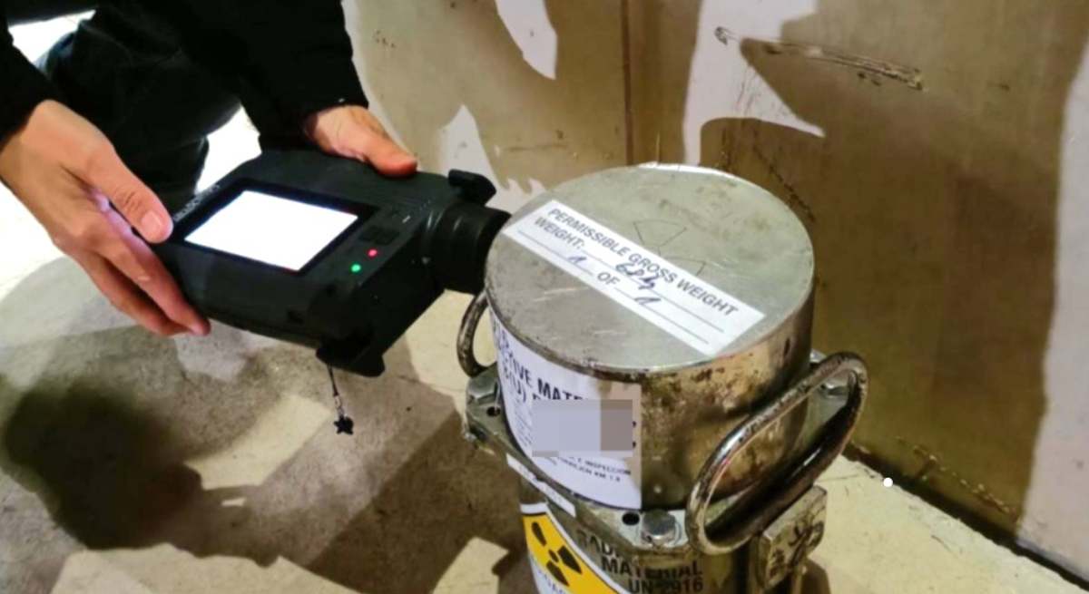 Bulto radiactivo encontrado en Barajas. / CSN