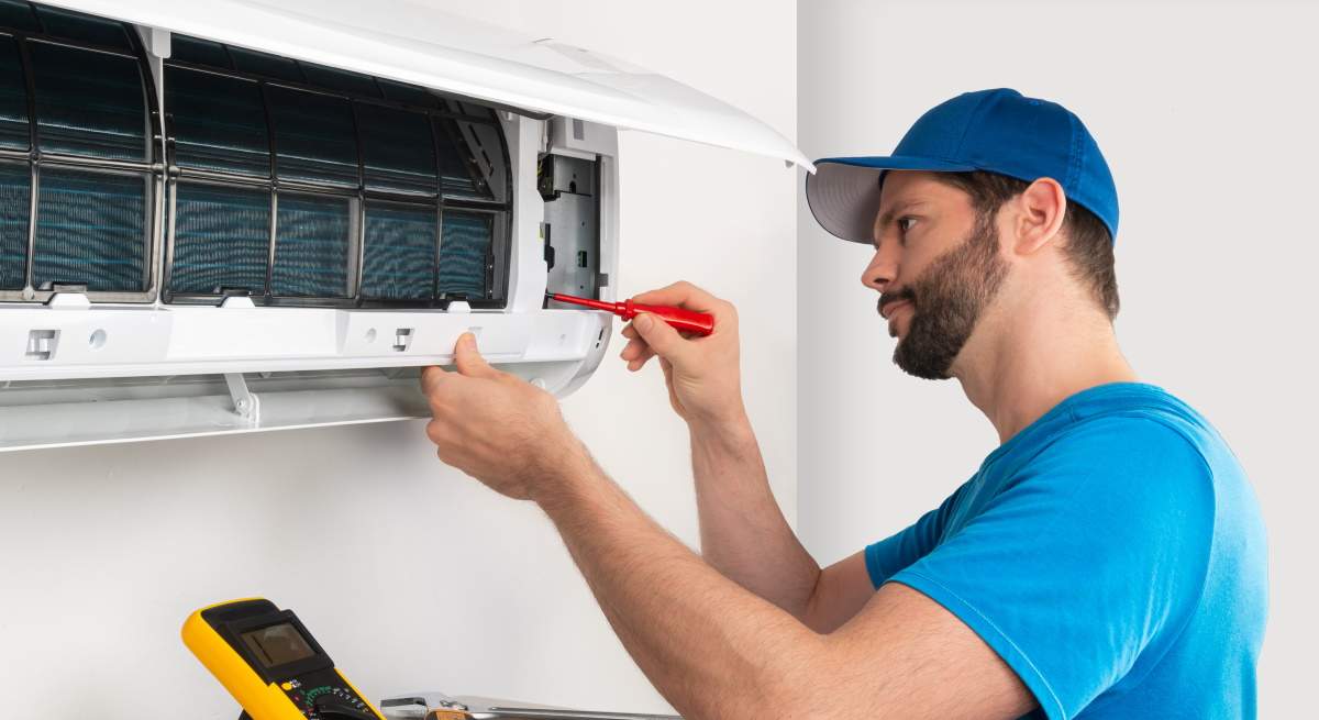 aire-acondicionado-tecnico-reparacion-dreamstime-1200x655.jpg