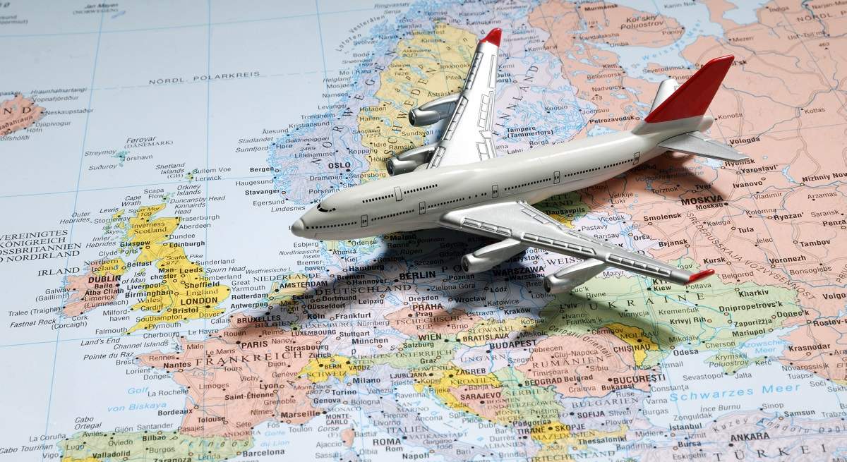 avion-dreamstime.jpg