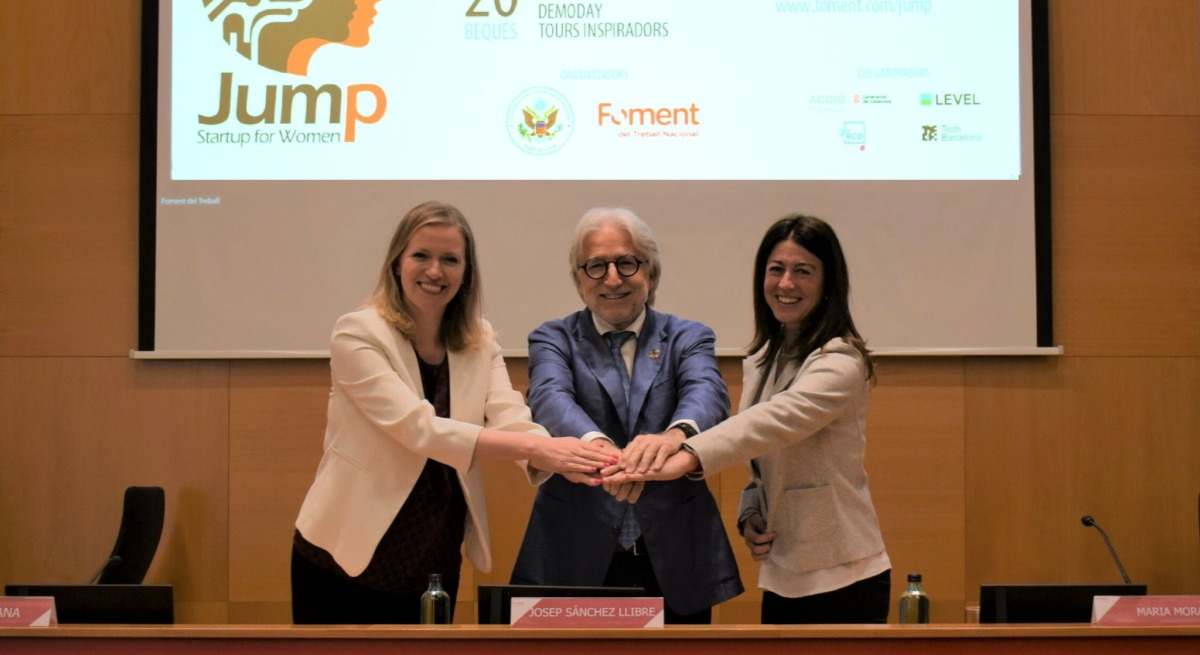 Becas Jump Startup for Women in Deeptech, Biotech and Healthtech. EE