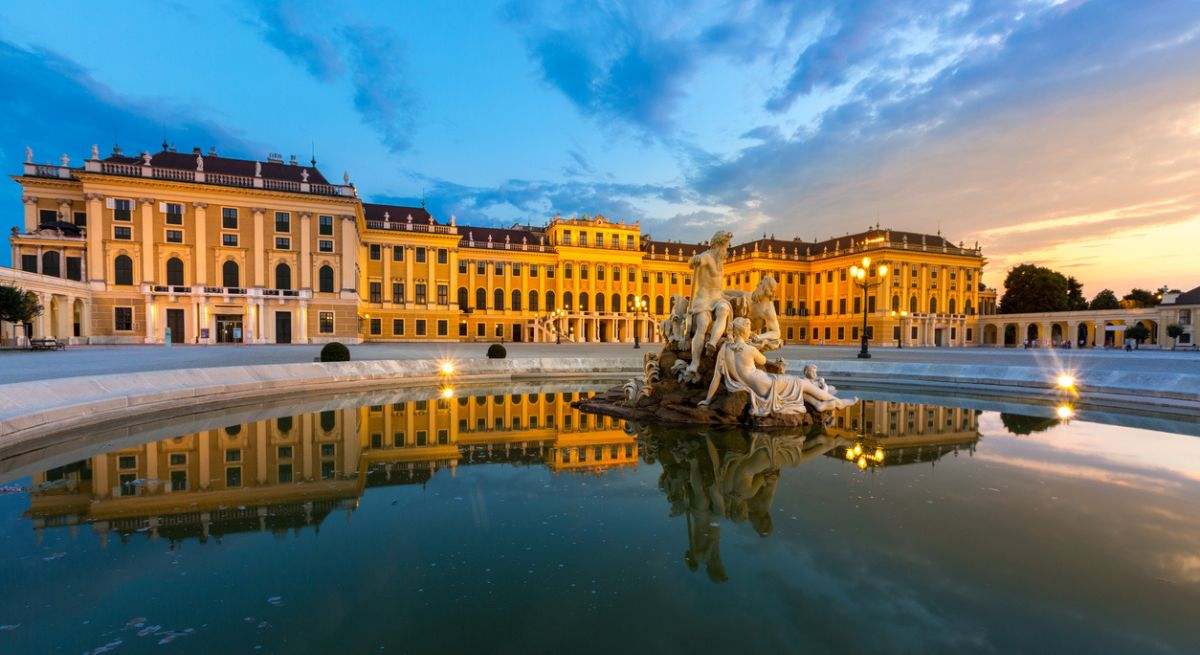 Palacio-de-Schonbrunn-istock.jpg