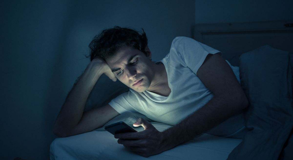 Estas son las bacterias intestinales que podrían causar insomnio y los alimentos donde se encuentran