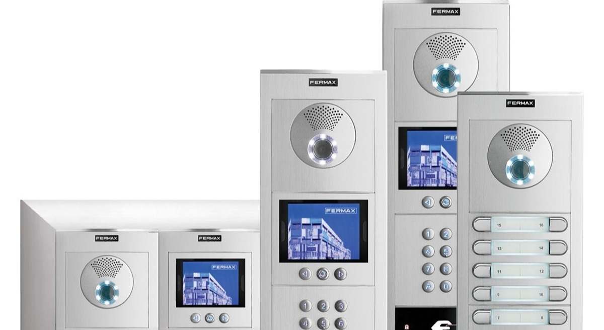 Videoporteros y sistemas de control de accesos de Fermax.