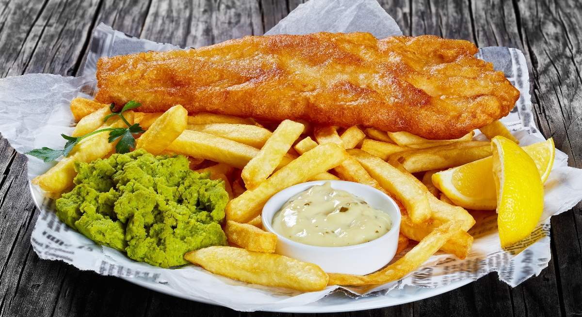 fish-chips-pescado-patatas-alamy.jpg