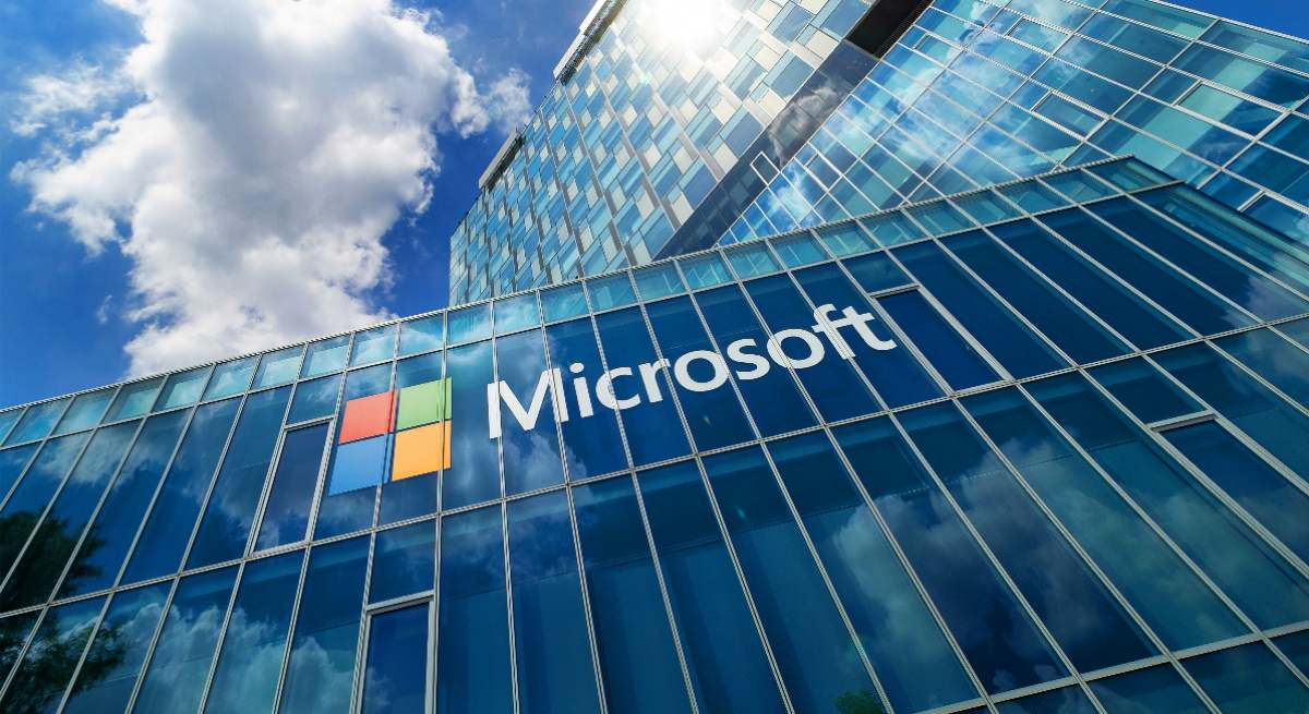 microsoft-edificio-nubes-istock-1200x655.jpg