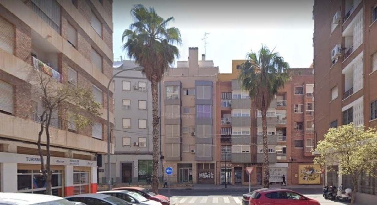 Edificio ocupado en la avenida de la Constitución de Valencia / EP