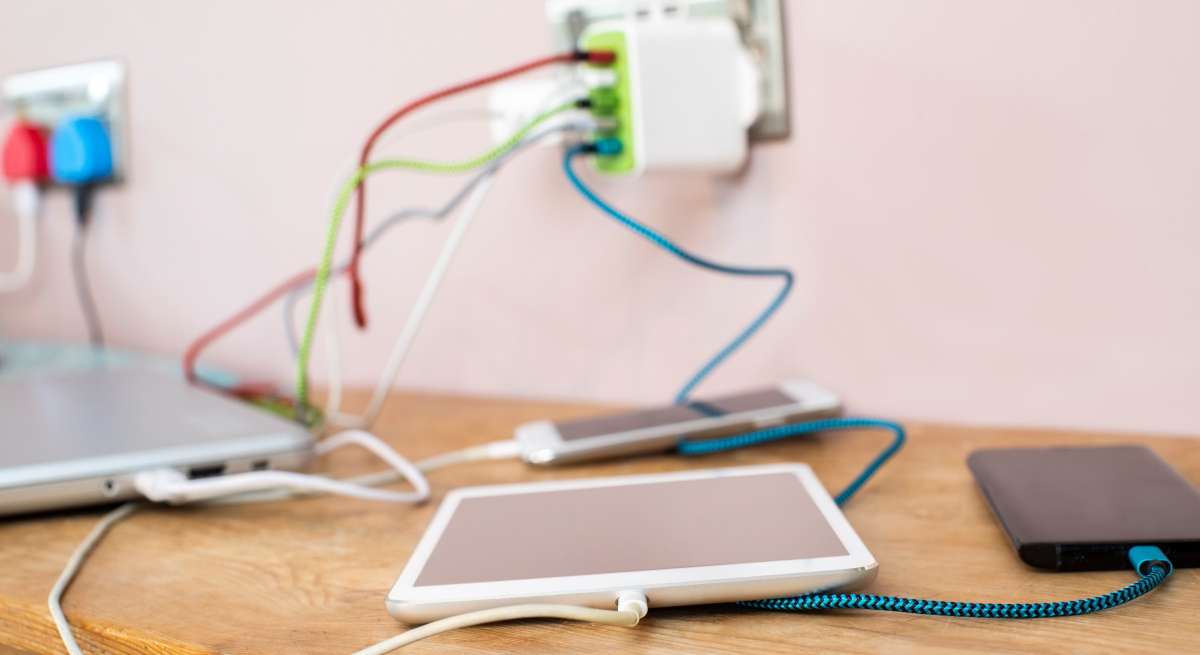 cargadores-moviles-ordenadores-tablets-dreamstime.jpg