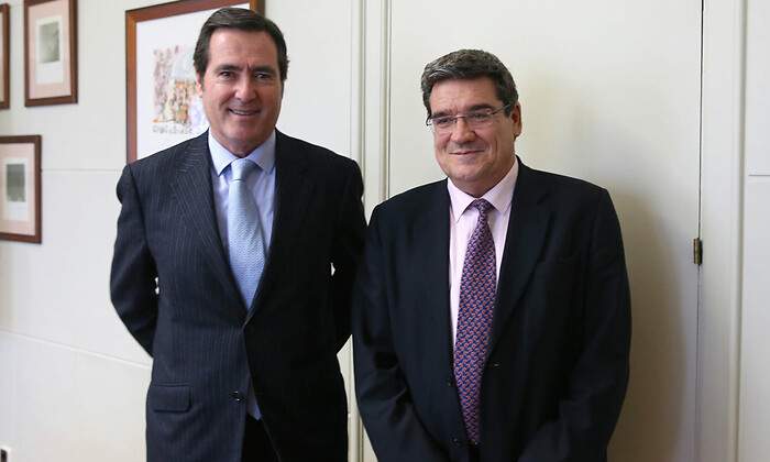 EuropaPress_2658914_ministro_inclusion_seguridad_social_migraciones_jose_luis_escriva_reune.jpg